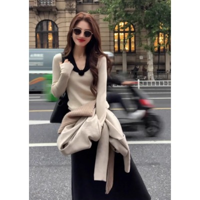 撞色V领长袖针织打底衫秋冬新款