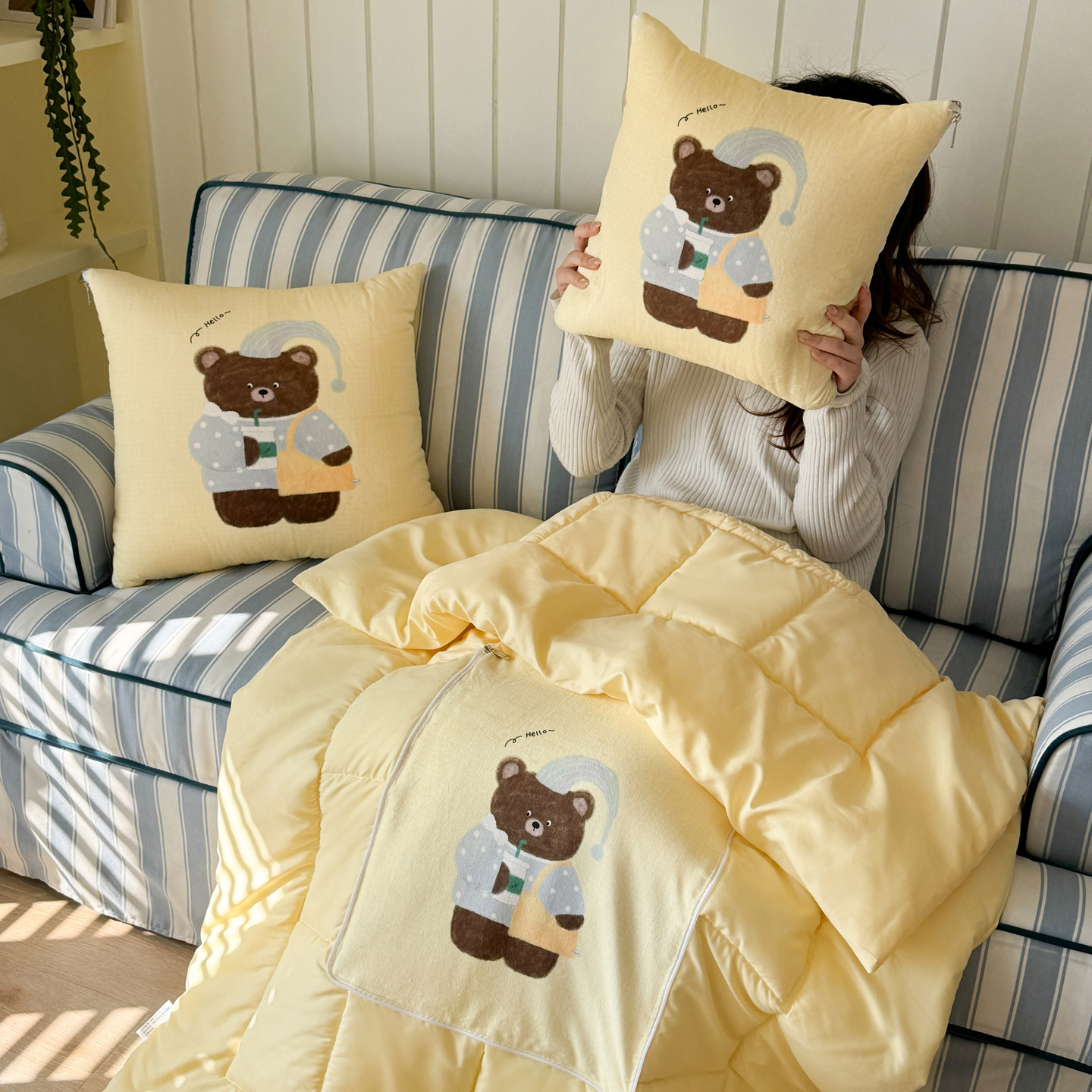 汽车内抱枕被子两用二合一2026新款可折叠午睡毯子靠枕头被空调被