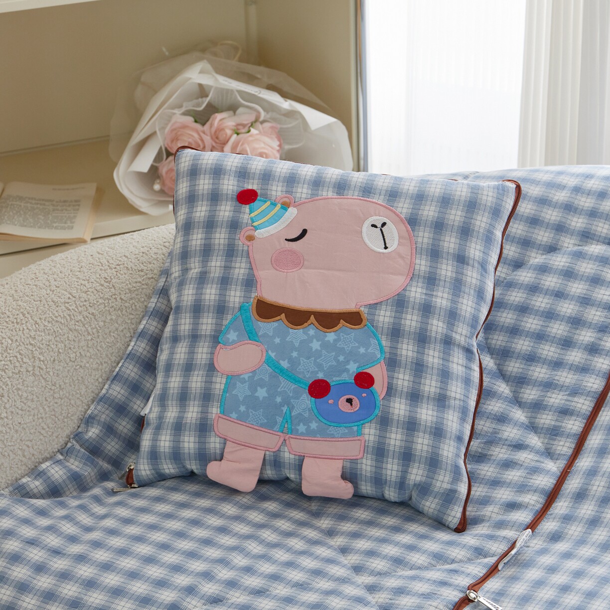 纯棉抱枕被子两用毯子二合一办公室学生午睡枕头汽车空调靠枕车载