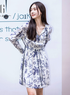 xg雪歌正品复古花色连衣裙女V领长袖2024春新款中裙XJ104010B597