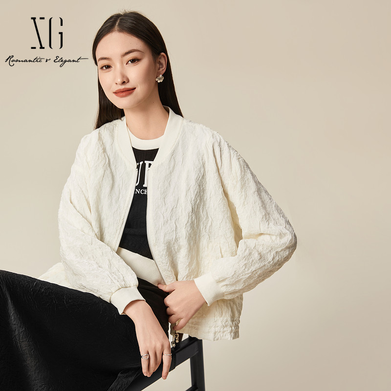 XG雪歌2025春季新款时尚白色长袖抽绳收腰短外套女装XL107503A891