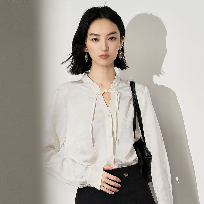 XG/雪歌2025年冬季新款立领盘扣新中式长袖衬衫女XK421006A191