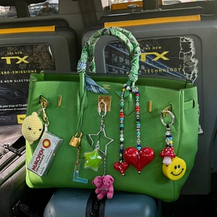 Novi/stringting同款个性大个爱心黄鸭潮流包包钥匙扣手机链挂件