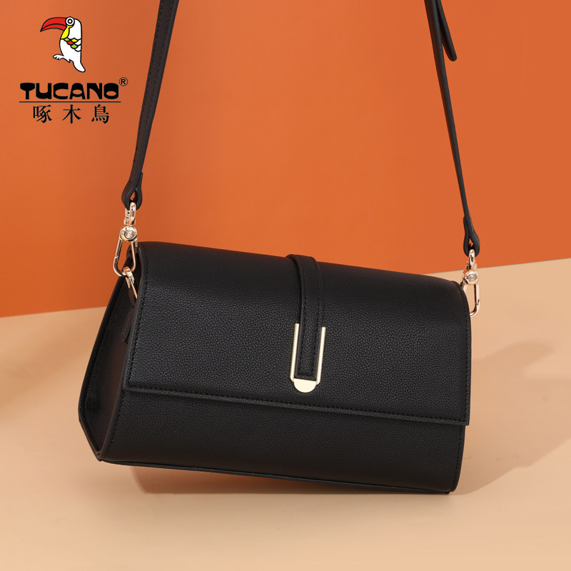啄木鸟女包冬斜挎小包2021新款百搭大容量单肩包时尚中年妈妈包潮