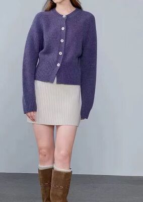 CJZP设计师品牌2025秋冬新款时尚百搭圆领系扣山羊绒开衫女