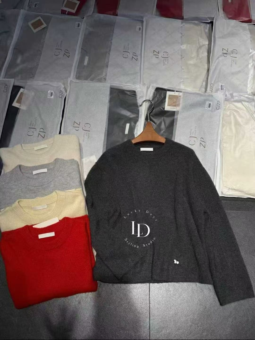CJZP设计师品牌2025秋冬新款时尚百搭圆领拼色重磅山羊绒针织衫女