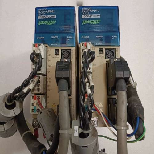 驱动器R7D-AP01L，100W，100V电压，原装