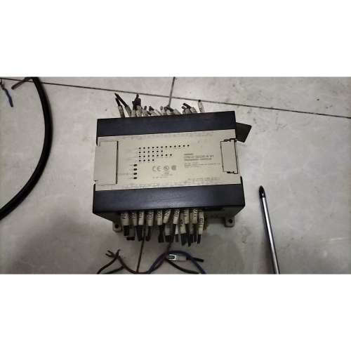 拆机OMRONpLC/CPM1A-30CDR-A-V1，实物拍摄