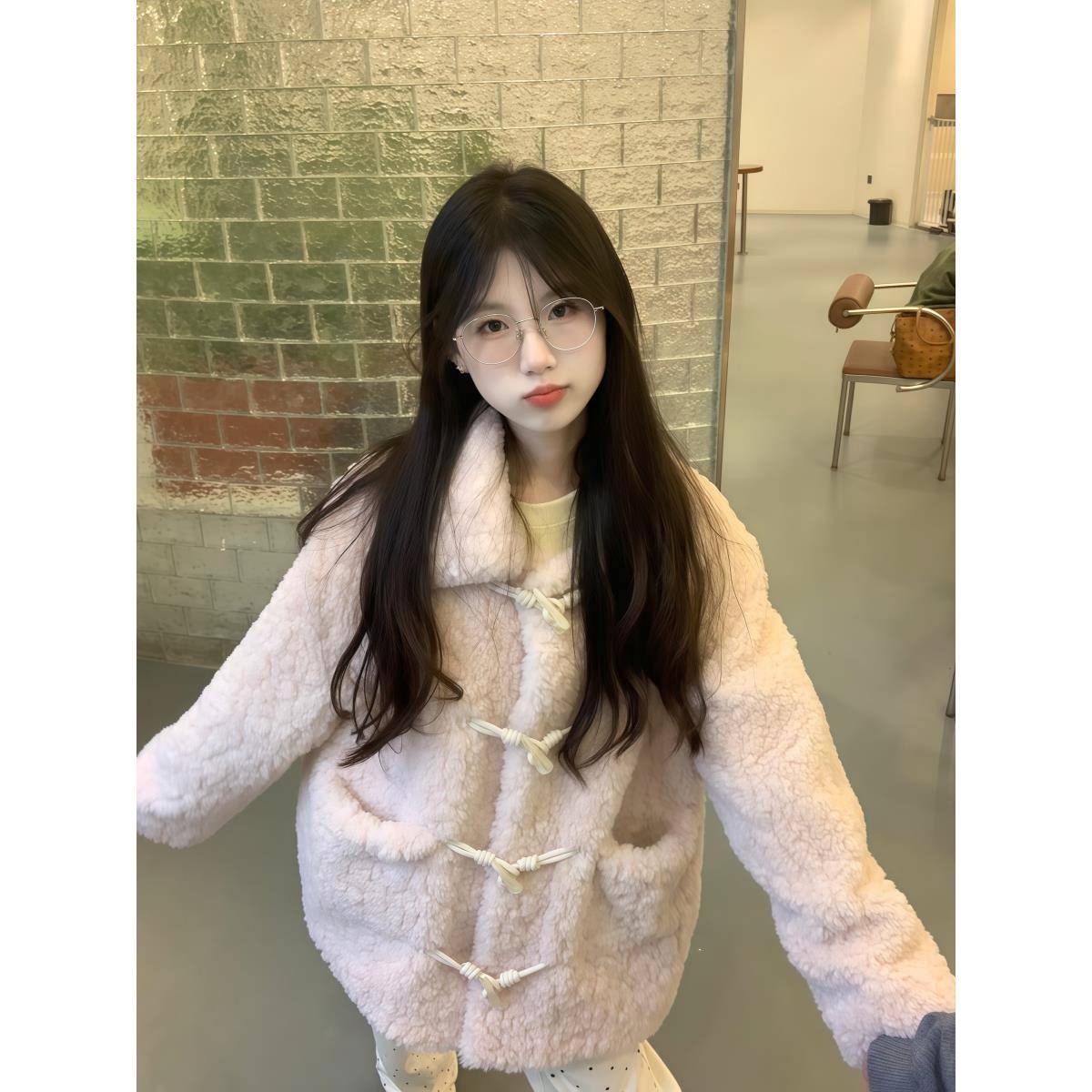 甜美可爱环保羊羔毛皮草外套女冬季牛角扣皮毛一体加厚中长款大衣