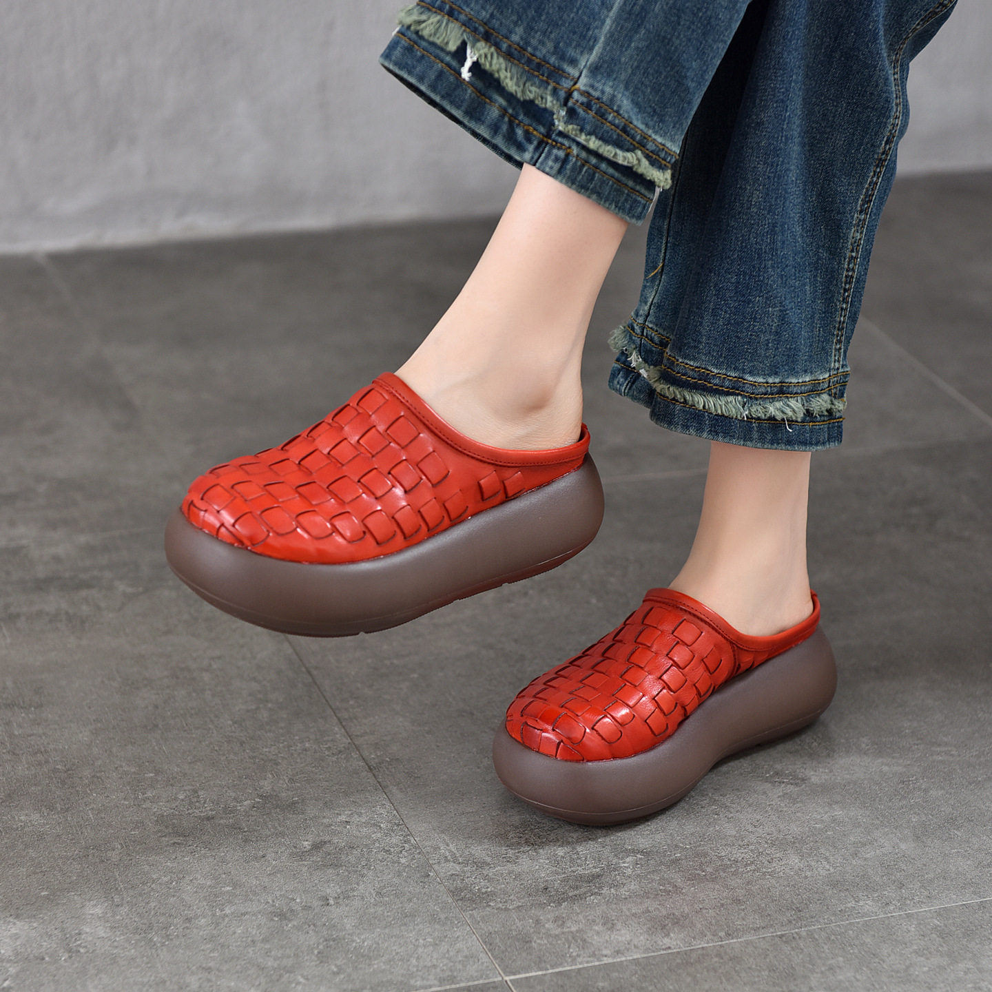 头层牛皮手工编织外穿凉拖鞋女2026夏新款松糕厚底包头一字拖鞋女