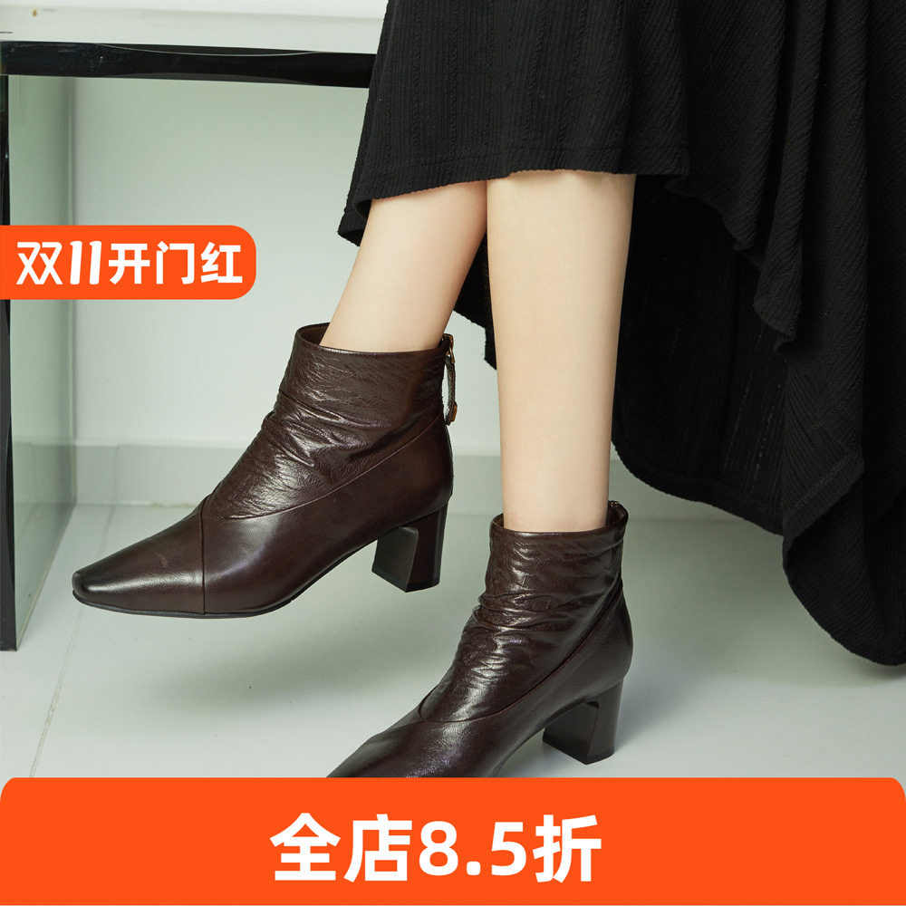 复古法式尖头马丁靴女2026秋季新款真皮中跟粗跟小短靴休闲单靴女