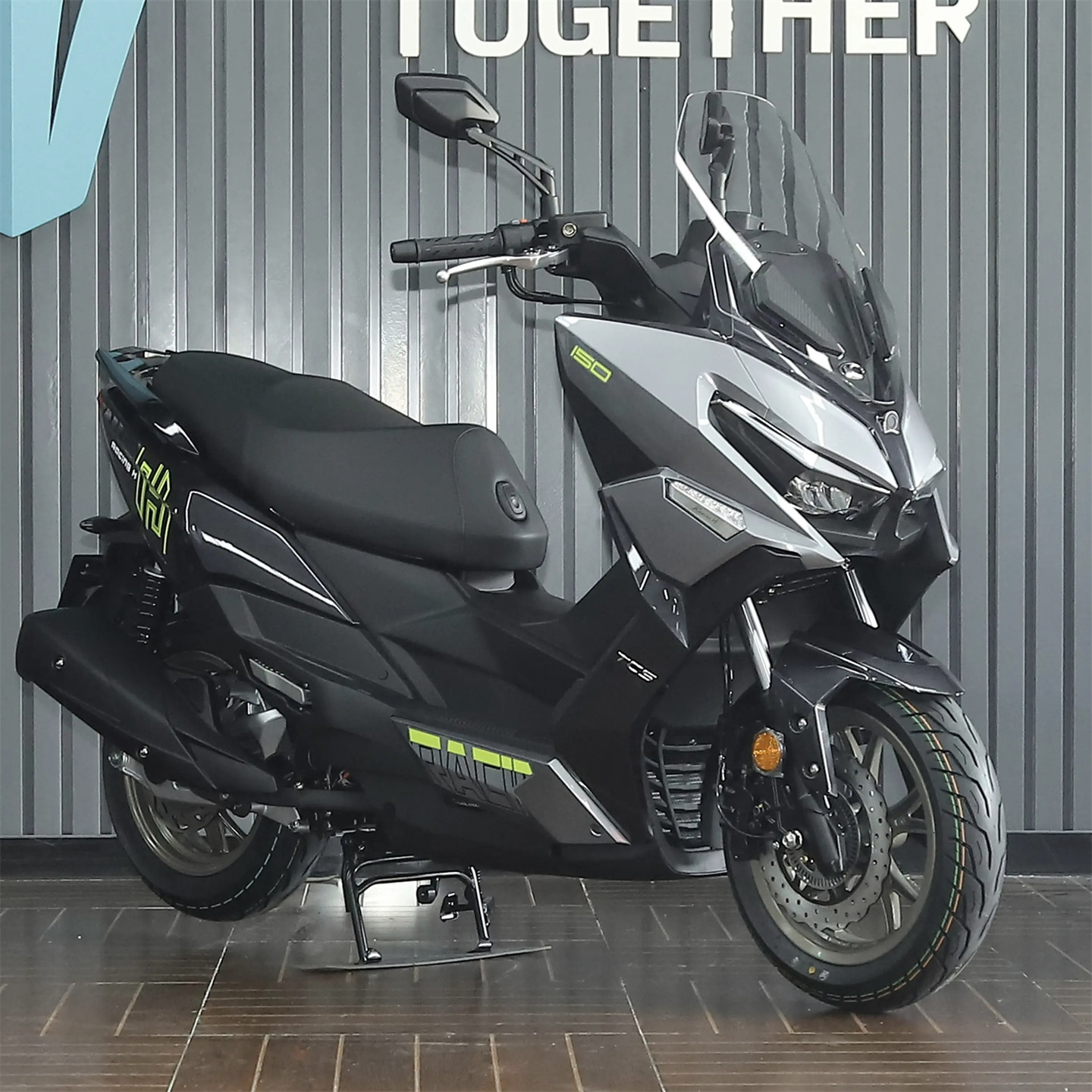 款光阳RacingH150巡航踏板摩托车