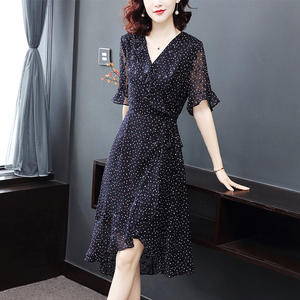 黑色波点雪纺连衣裙女2026春夏新款印花收腰v领中长款碎花鱼尾裙