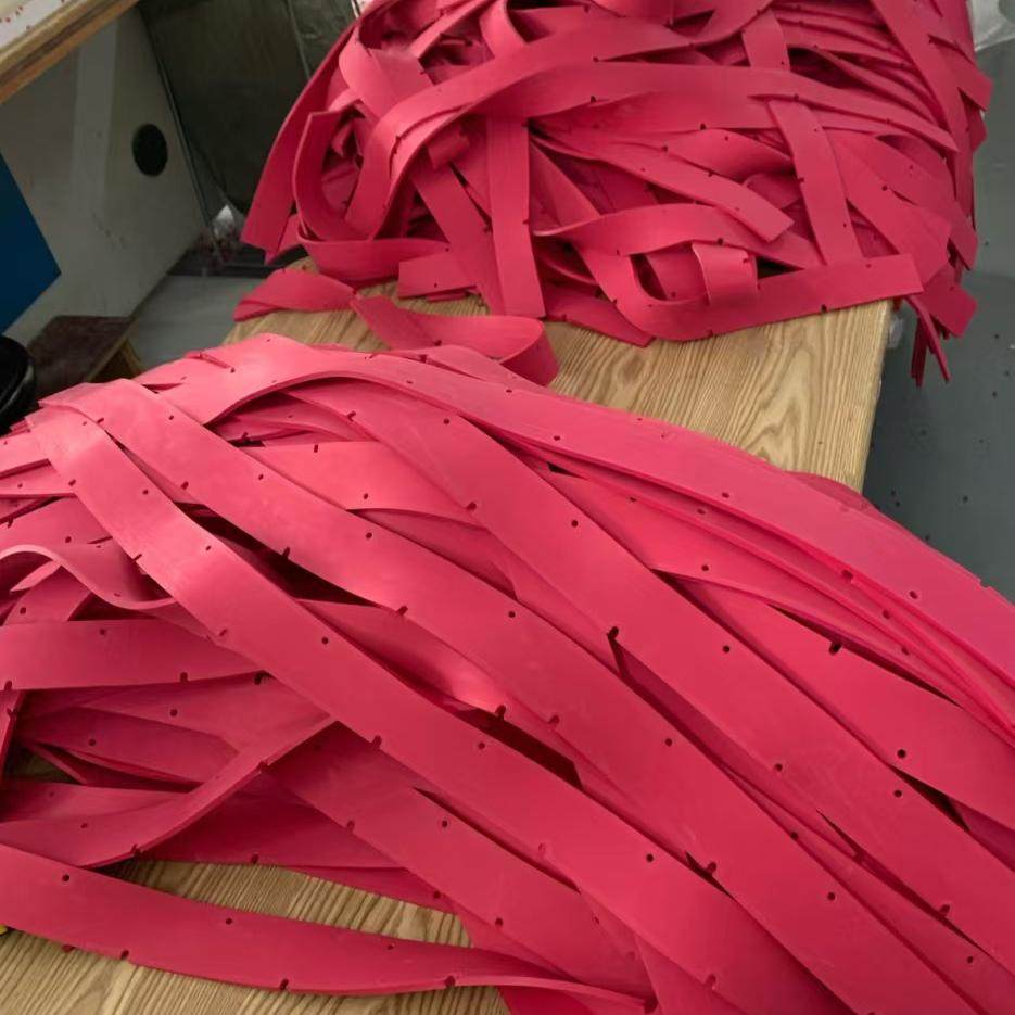 洗地机扫地车胶条配件刮水条耐磨耐油蓝色红色通用地面吸水胶条