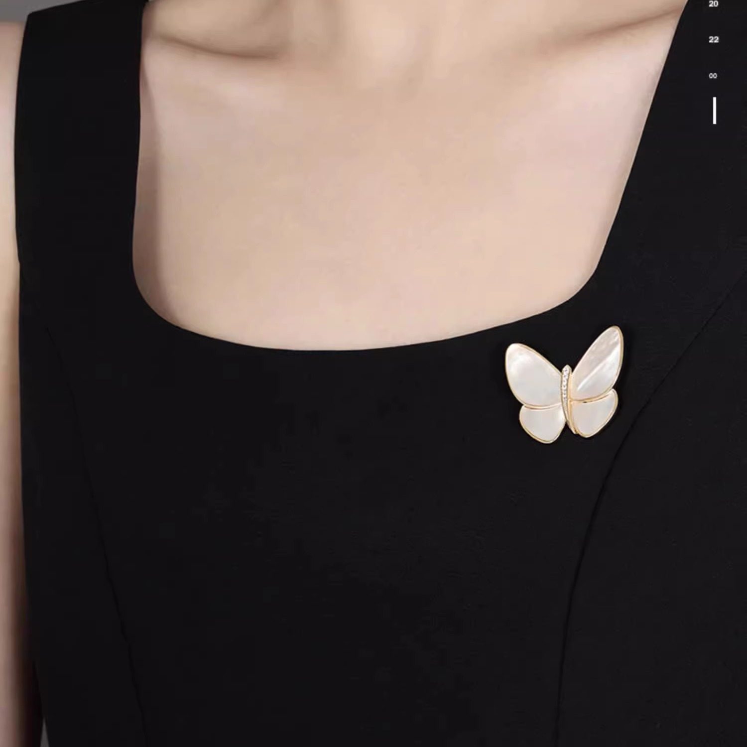 [팬 복지] 고치에서 나오는 고급 기질 나비 브로치 절묘한 슈트 액세서리