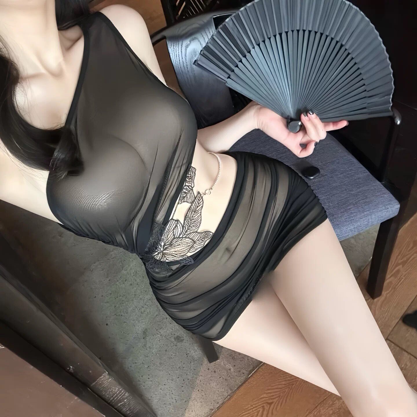 喵:微醺夜*斜肩网纱褶皱修身露腰包臀裙黑色紧身性感透视连衣裙