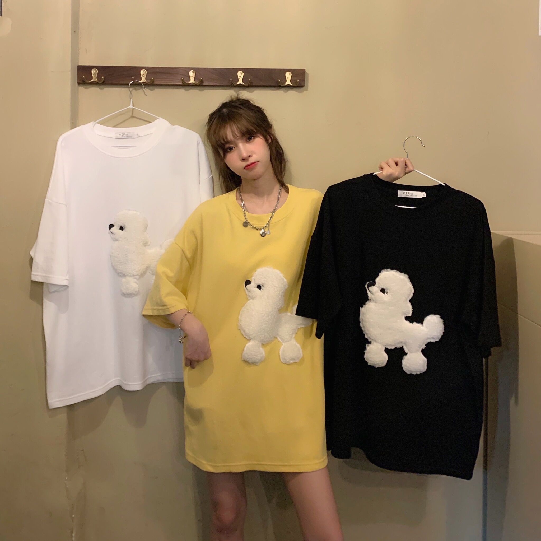 Real shot hairy dog embroidered short loose short sleeve blouse