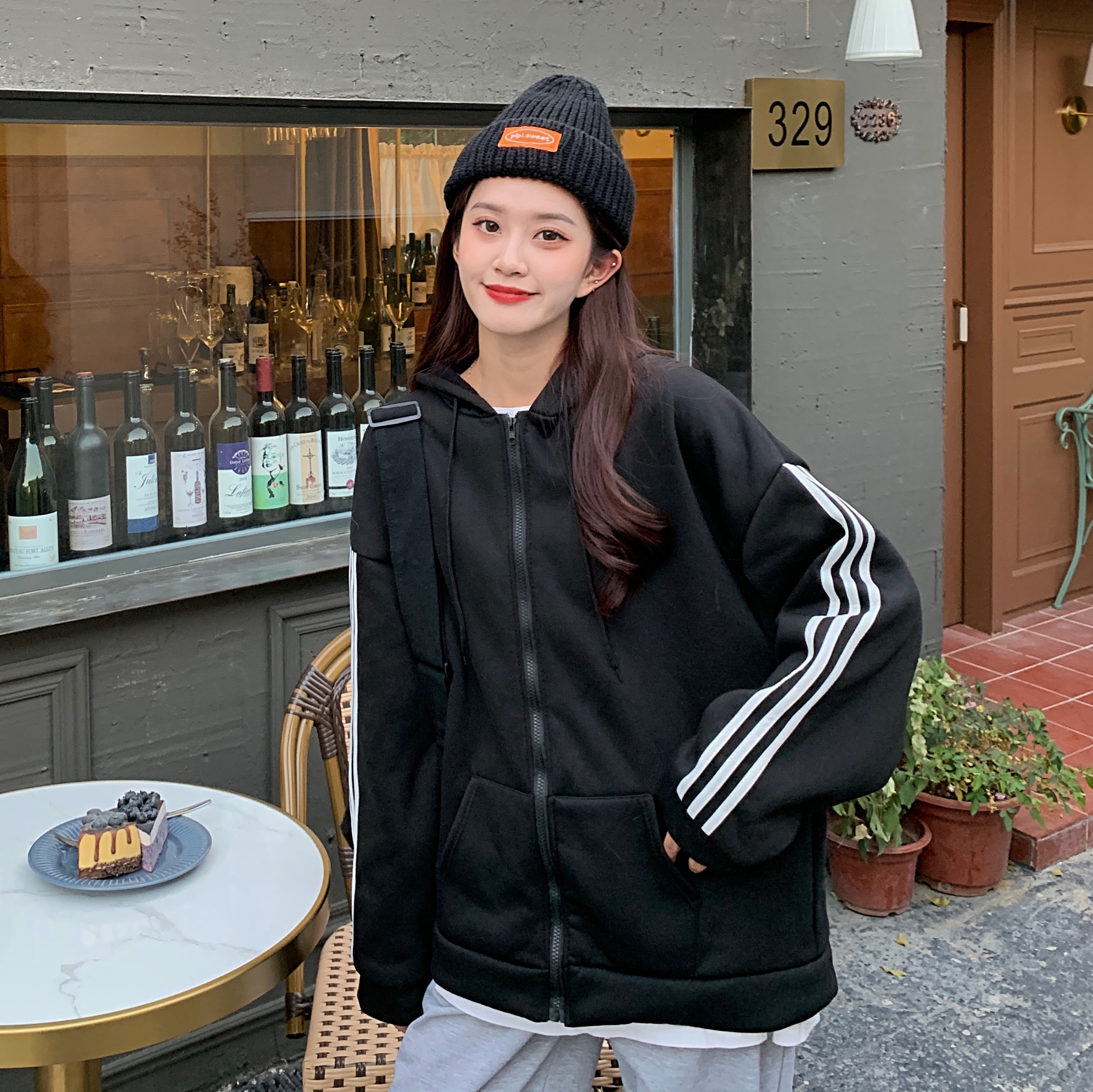 Real shot composite Plush anti pilling Korean retro contrast stitching three bar sports Hooded Sweater