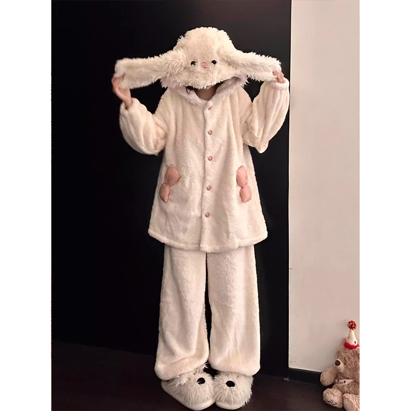 毛绒绒甜美可爱小兔珊瑚绒睡衣女