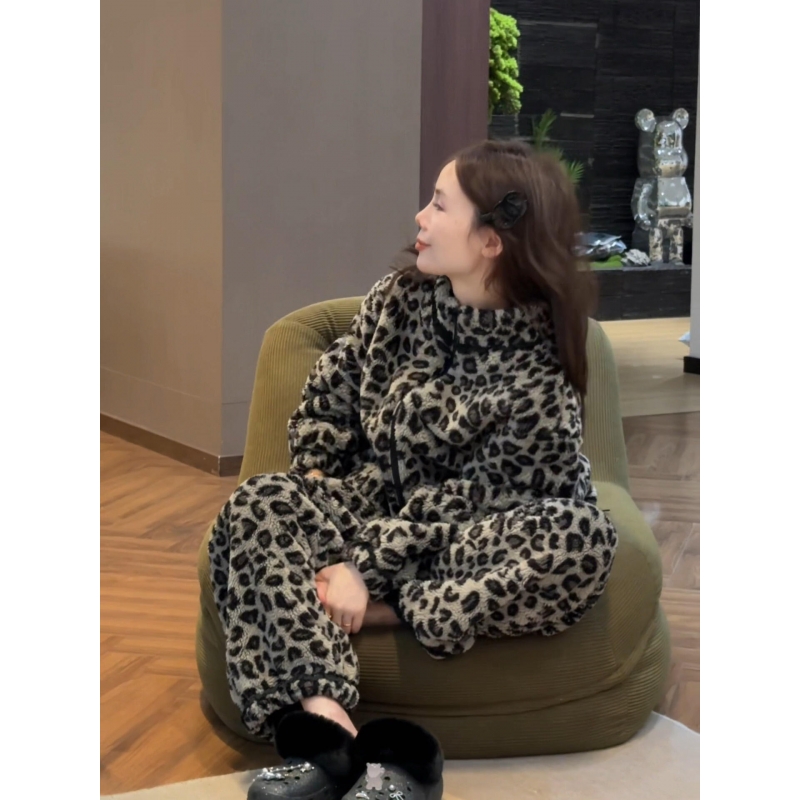 女士大码豹纹加厚珊瑚绒睡衣冬季女款2025新款加厚保暖家居服套装