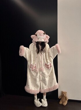 软糯毛绒可爱卡通连帽珊瑚绒睡袍