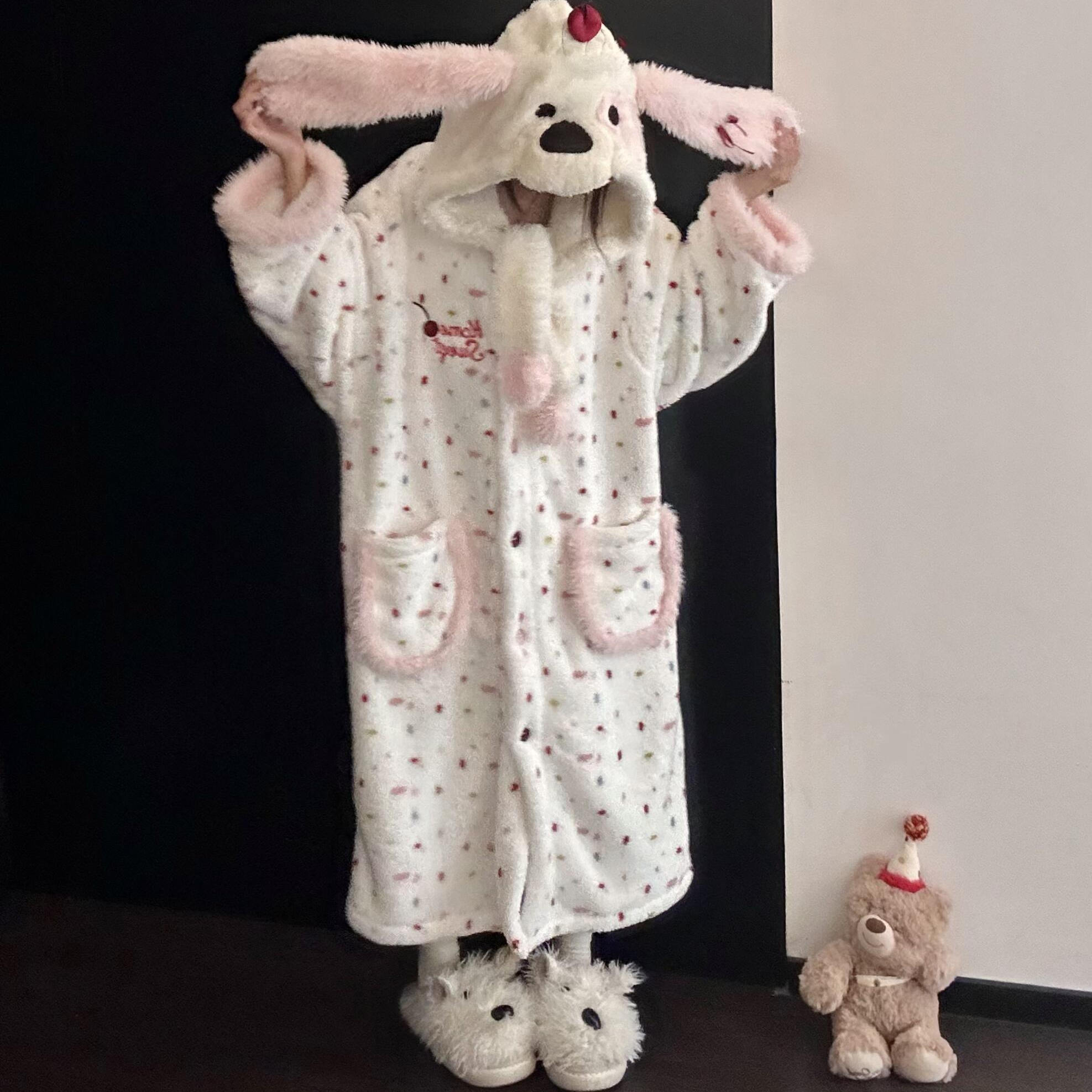 可爱苹果小狗连帽珊瑚绒睡袍冬季