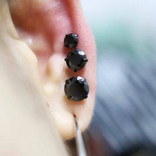 Shinma 纯黑锆石钛钢耳钉耳骨钉医用防过敏 0.8mm细杆日韩暗黑风