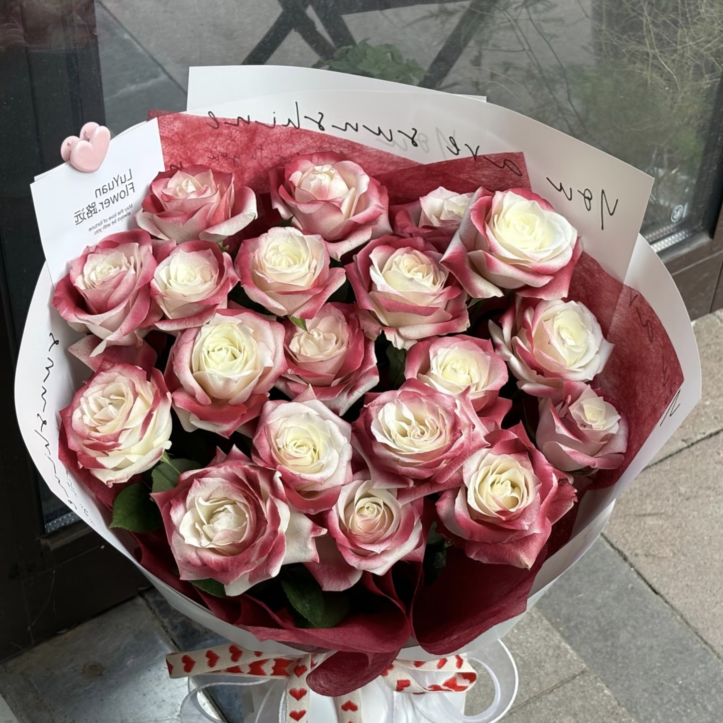 凡尔赛复古红鲜花喷漆花艺干花黑骑士鲜花喷色剂珠光喷漆