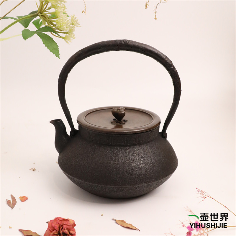 日本铁壶（大）1.2L 南部铁器 铜盖手工无涂层铸铁雕刻烧水壶现货