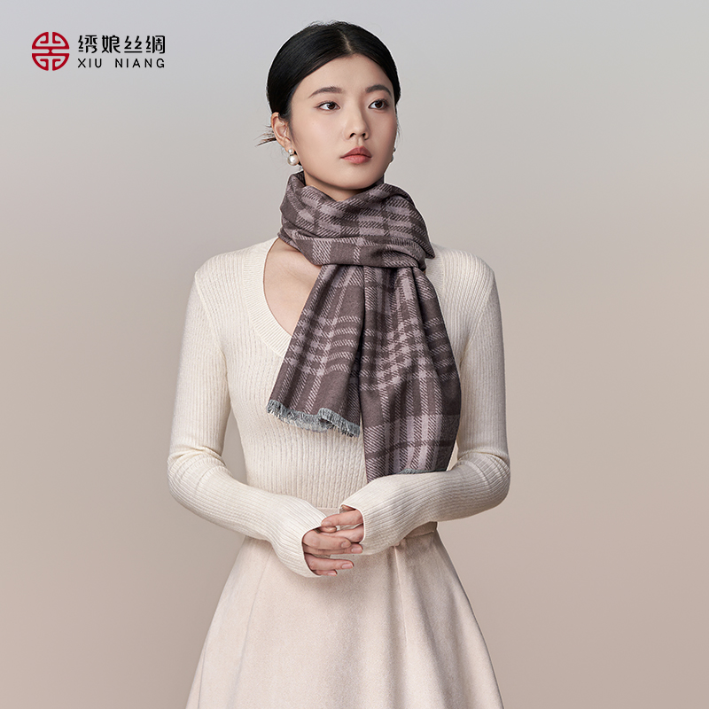 绣娘秋冬新款真丝丝巾真丝绒围巾桑蚕丝女士披肩冬季加厚保暖围脖