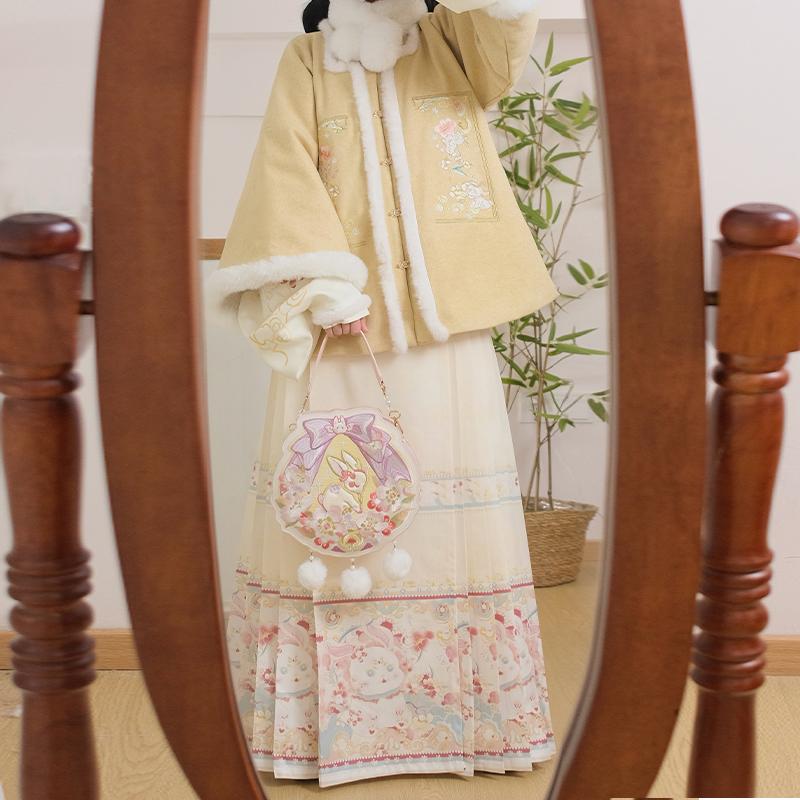 花相知原创【绒绒兔】明制方领刺绣琵琶袖冬款拜年服马面裙加绒