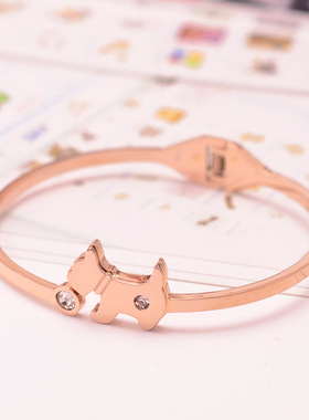 18K玫瑰金小狗手镯女本命年生肖狗民族风钛钢手环个性时尚