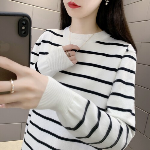 白色圆领条纹宽松毛衣女装