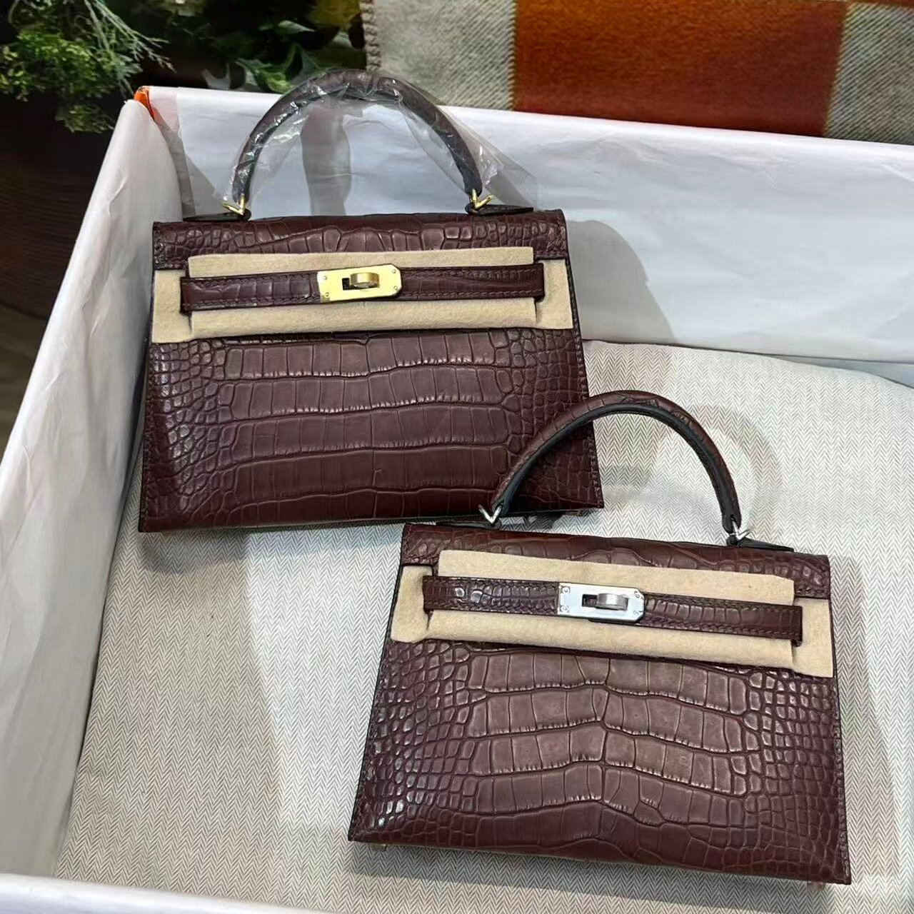 巧克力色雾面进口美洲鳄鱼皮迷你mini凯莉二代女士单肩斜挎小包