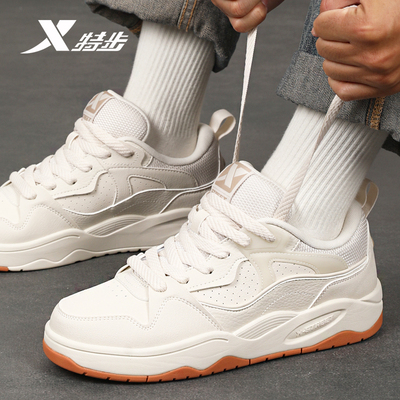 特步小白鞋男皮面防水运动鞋