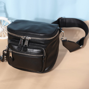 真皮女包新款 百搭小众设计水桶包高级质感单肩斜挎胸包小牛皮 时尚