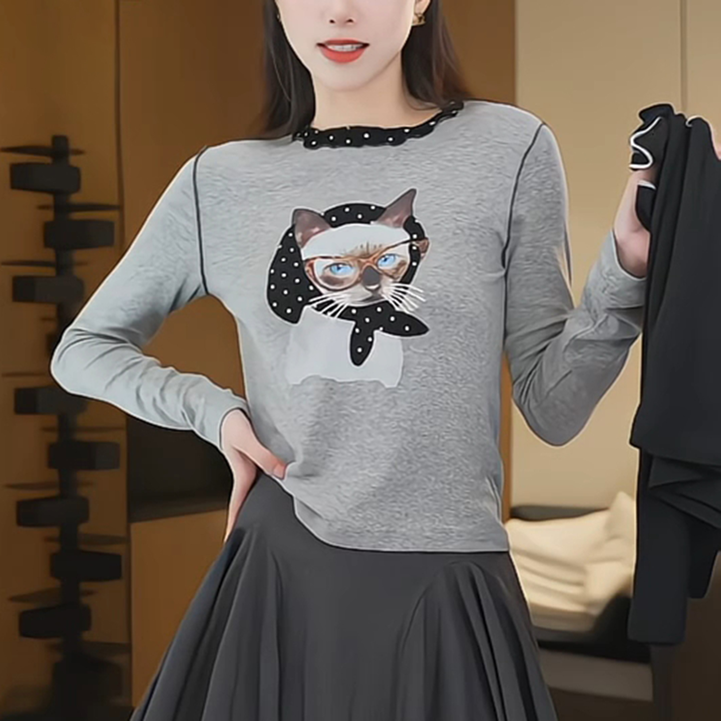 简约撞色圆领卡通印花长袖t恤女