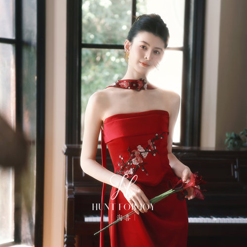 新中式红色敬酒服轻奢订婚礼服
