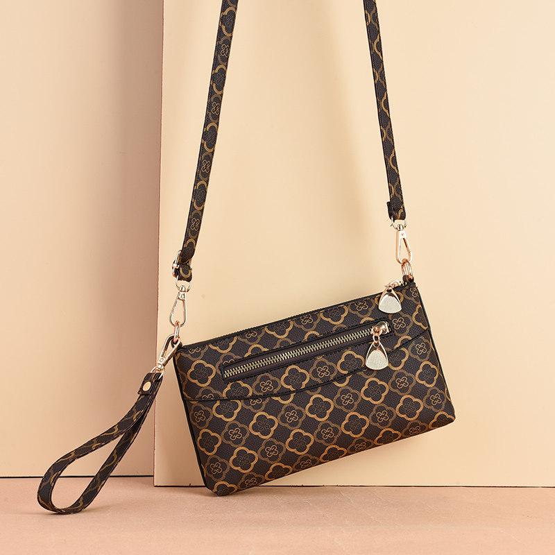 中年女包妈妈包2022新款女士时尚单肩包斜挎零钱包软皮手机小包