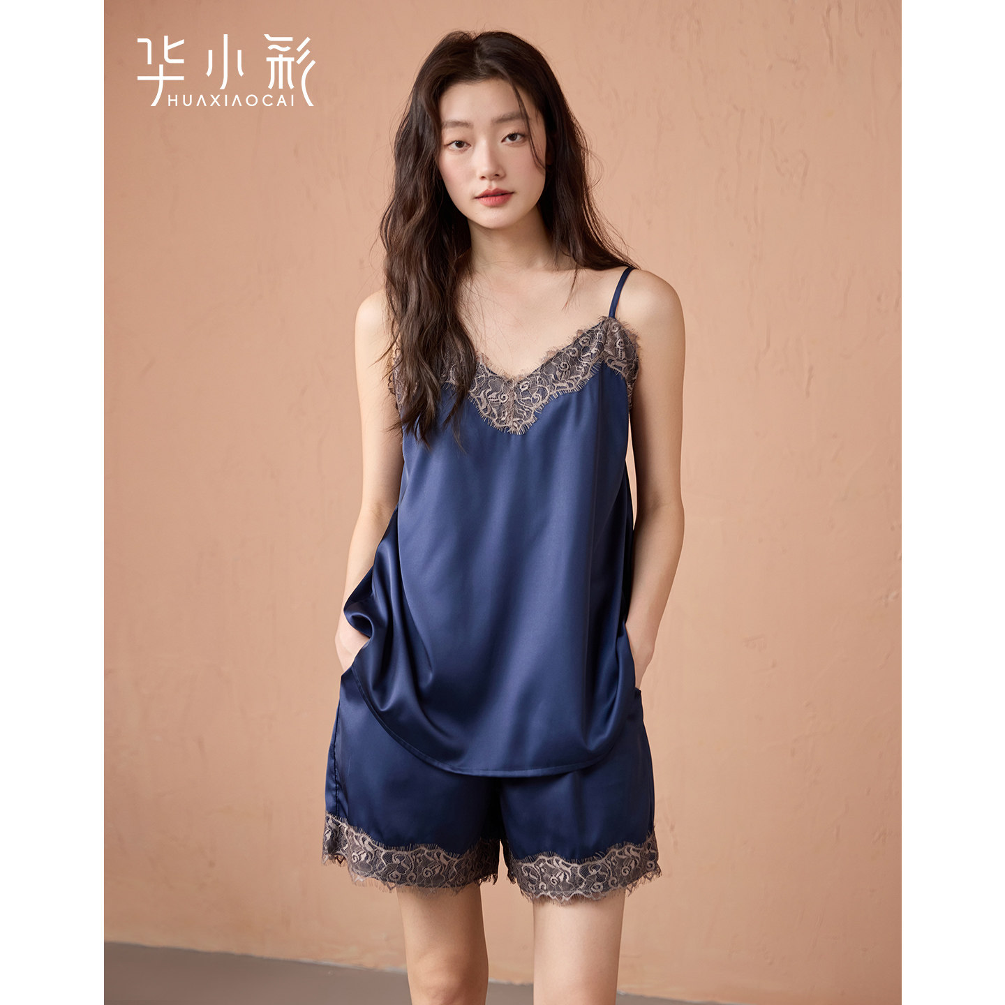 夏季凉感冰丝吊带短裤睡衣女性感纯欲蕾丝高级感丝绸家居服两件套
