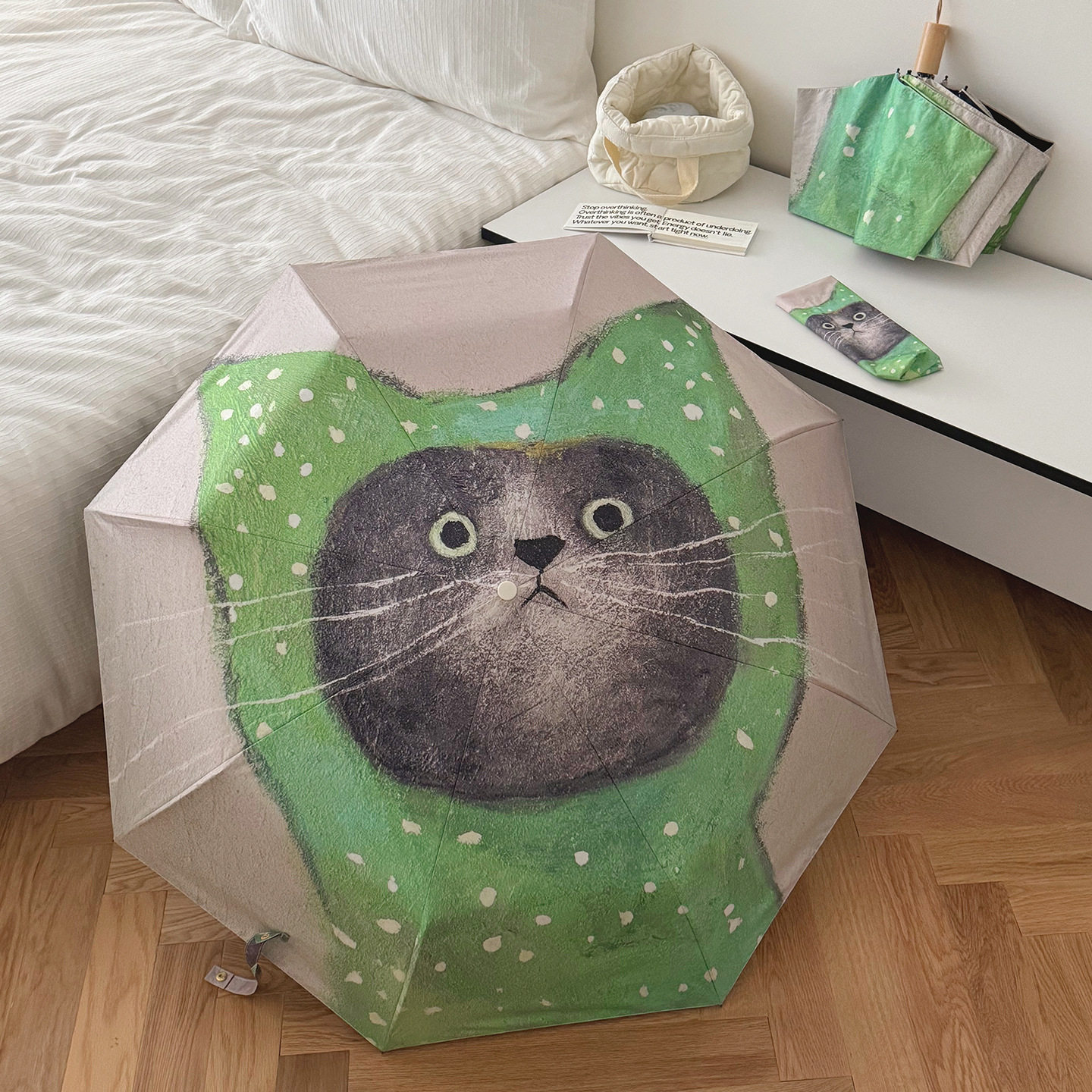 蕉美新款折叠卡通雨伞防晒防紫外线黑胶遮阳伞晴雨两用自动太阳伞