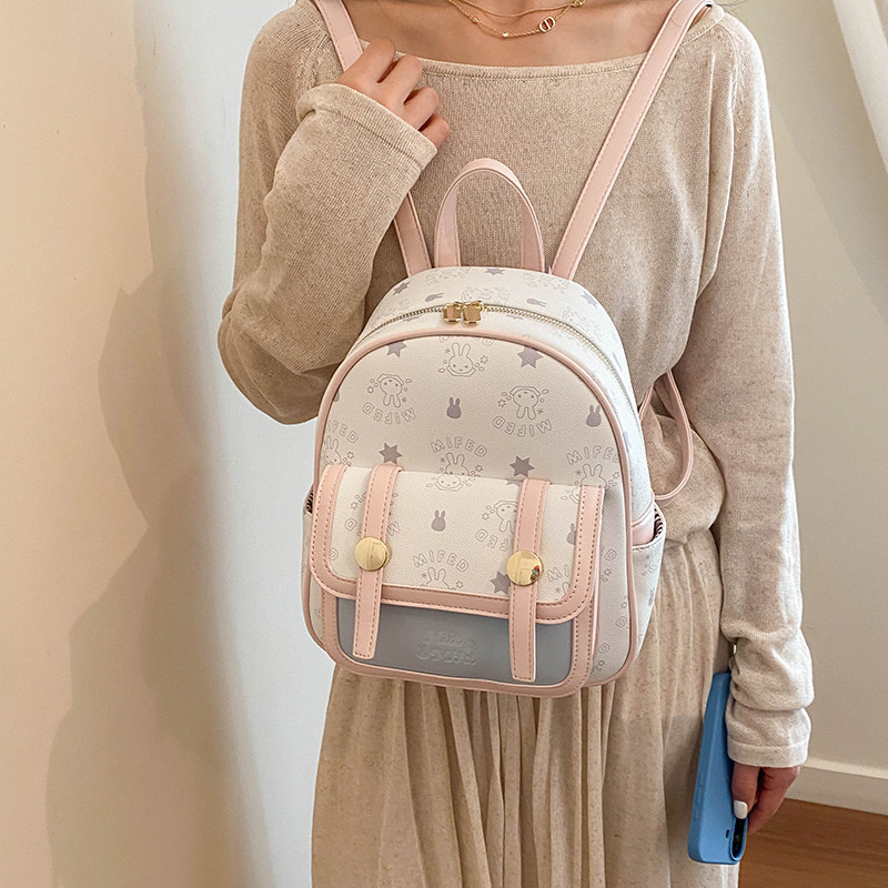 女童出游背包洋气可爱小公主风休闲旅游小包包2026新款女孩双肩包