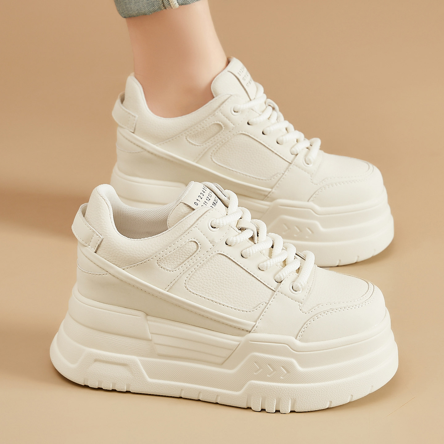 厚底内增高8CM小白鞋女鞋2026新款轻便软底不累脚系带运动休闲鞋