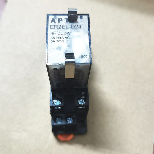 APT ER2EL-D24 DC24V 西门子继电器 SYF08A-E 底座
