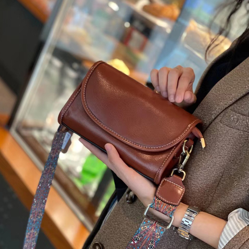 2024新款牛皮单肩斜挎小方包