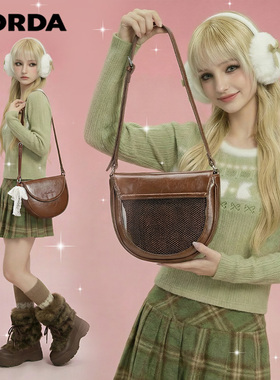 AORDA 原创翻盖马鞍包小食量痛包斜挎弯月痛日常单肩吧唧10cm娃包