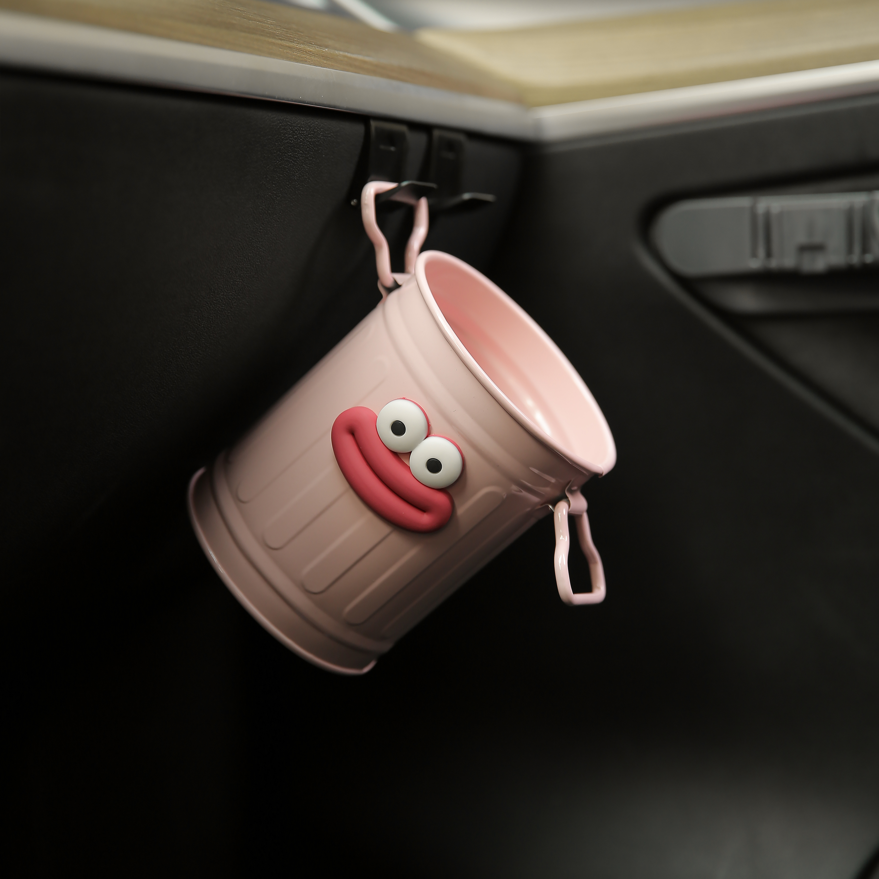 创意香肠嘴车载垃圾桶汽车内用副驾驶挂式置物桶高级多功能收纳筒