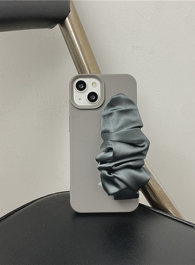 高级感灰色弹力手腕带适用iphone15promax手机壳苹果13皮纹12保护套14Pro女11新款16Pro全包防摔13ProMax软壳