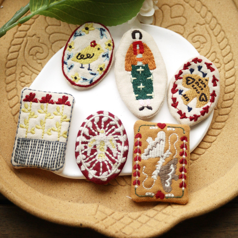 【店内胸针3枚包邮】森林系棉麻布艺手作绣花胸针 森女可爱饰品