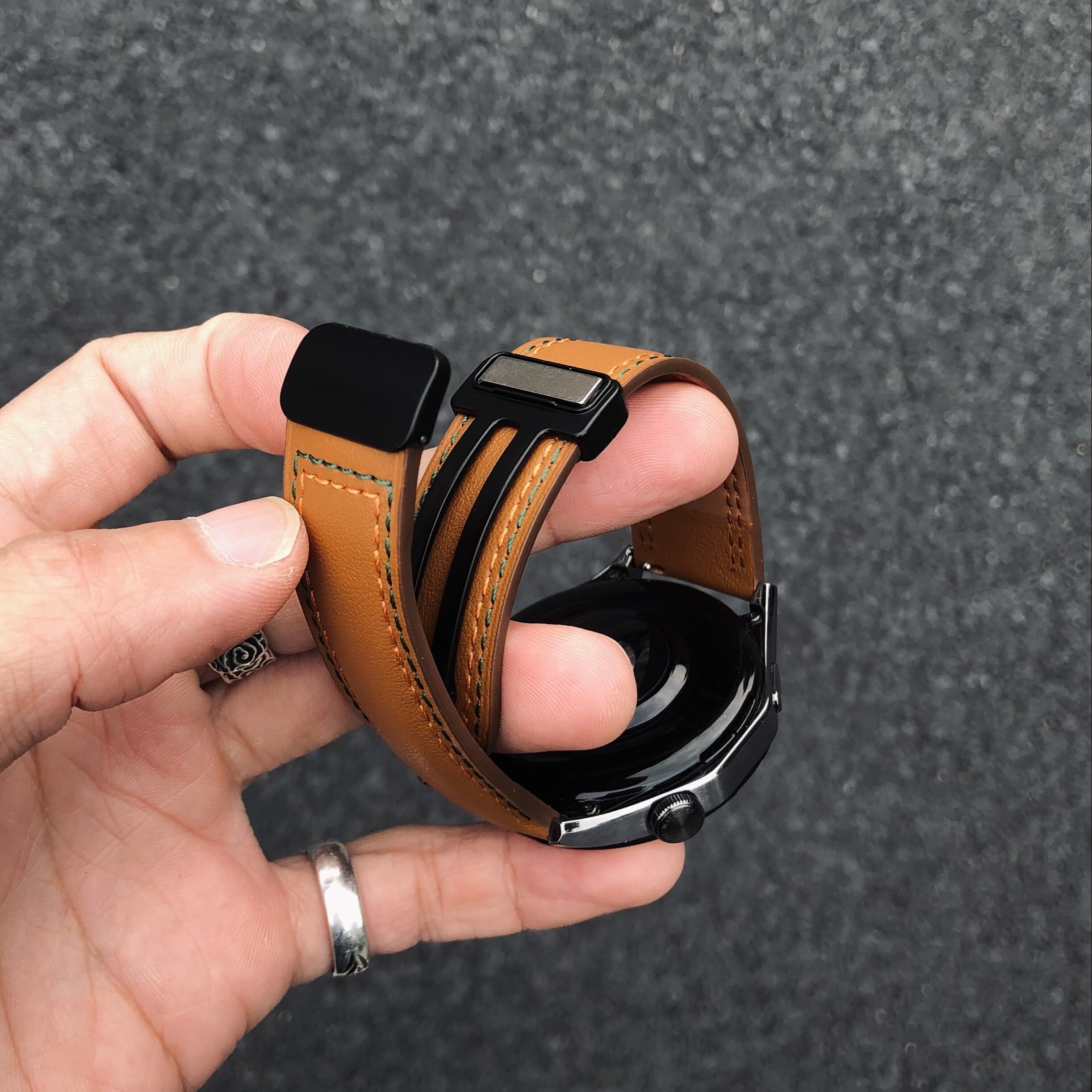 卡客风暴 双线真皮适用华为GT5手表表带GT6磁吸扣watch4小米3oppo
